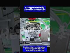 ¿Cómo se estructura una línea de producción no tripulada para 57 motores paso a paso?